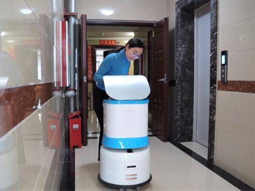 智慧化配送新里程 鄭州機器人配送服務(wù)正式啟動